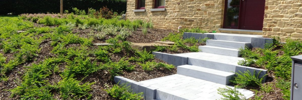 Architecte paysagiste - Créations -  Devanture sobre et accueillante  à Purnode 