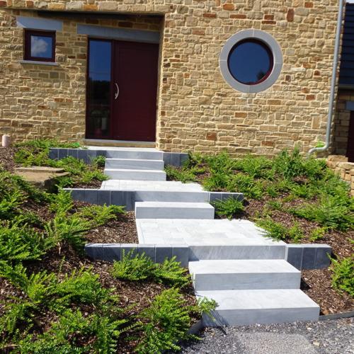 Jardisart - Devanture sobre et accueillante