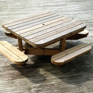 Table avec bancs Octo